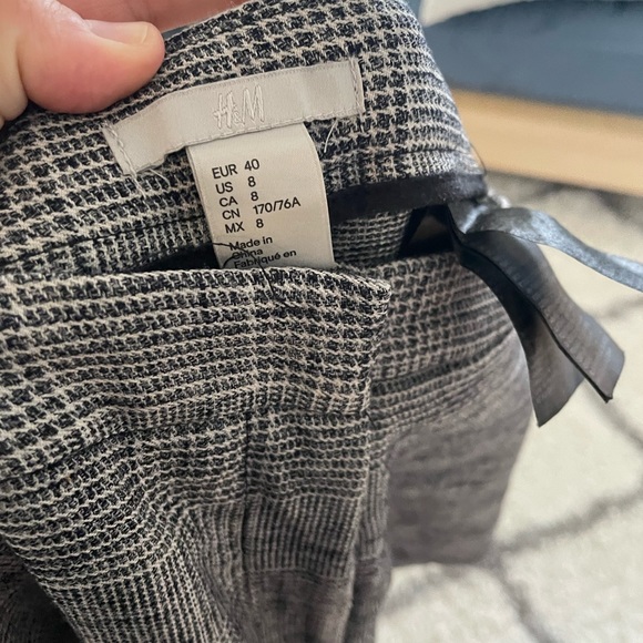 H&M dress pants size 8 - Picture 3 of 3